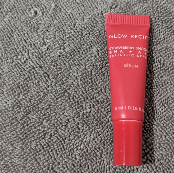 SERUM Glow Recipe Strawberry Smooth - Picture 1 of 4